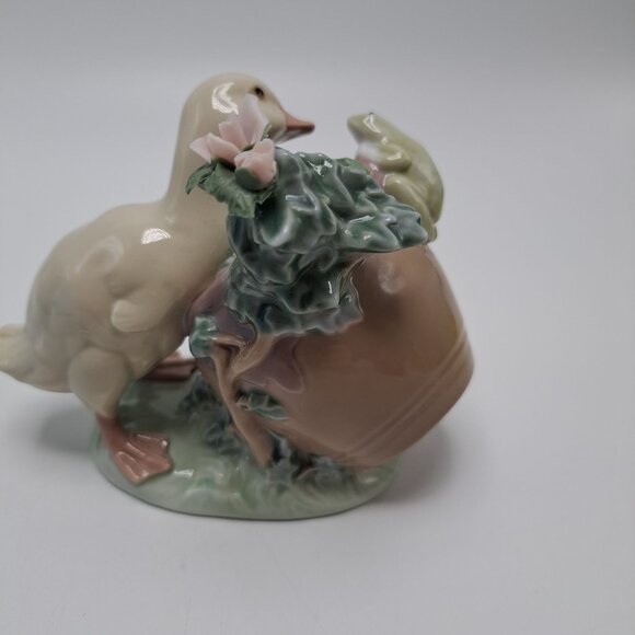 Lladro Porcelain Figurine #8025 "How Are You?" Duckling & Frog Damaged No Box - Picture 3 of 13